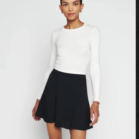 Reformation Flounce Skirt in Black size 2 - Picture 1 of 5